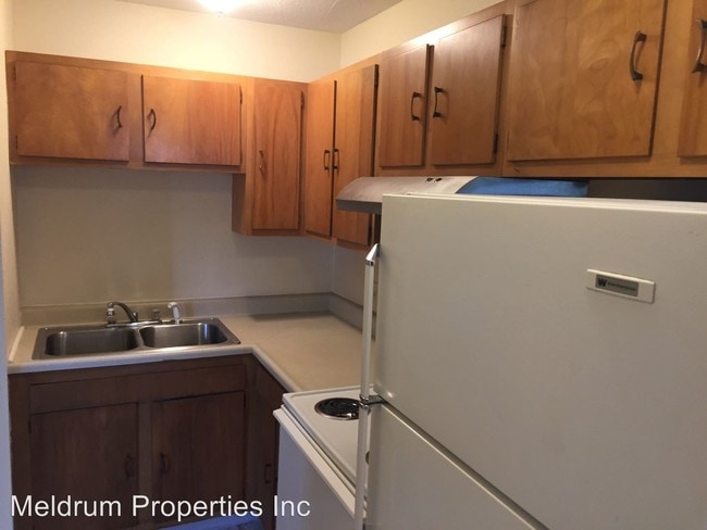 Building Photo - 928 James Ct