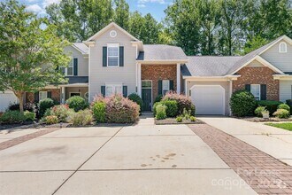 Building Photo - 8881 Cinnabay Dr