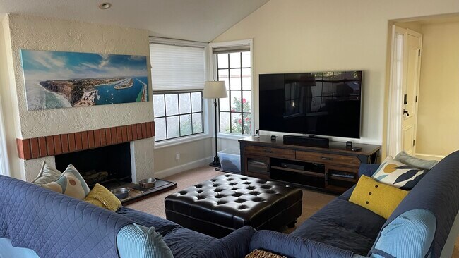 Building Photo - 31152 Oakmont Pl