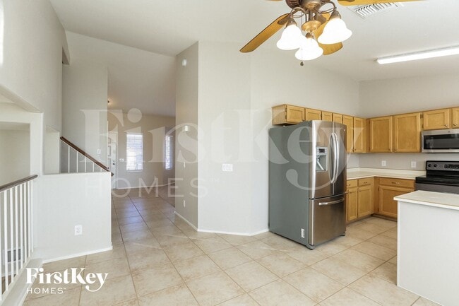 Foto del edificio - 8735 W Sierra Vista Dr