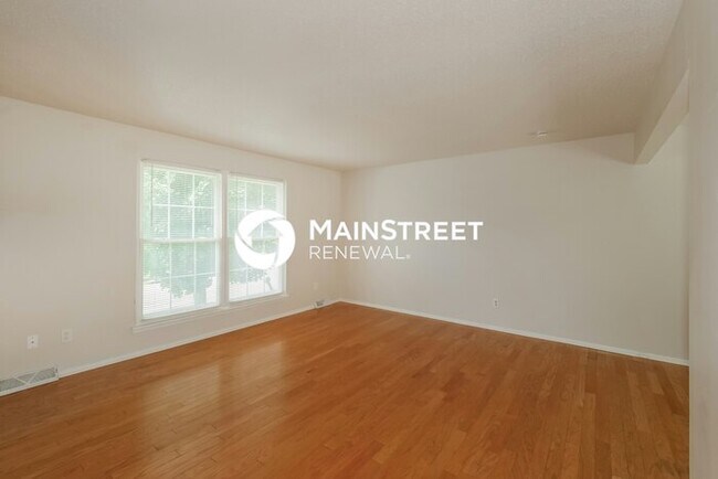 Building Photo - 3 Bedroom Pet-Friendly Home in Independence, MO with Main Street Renewal