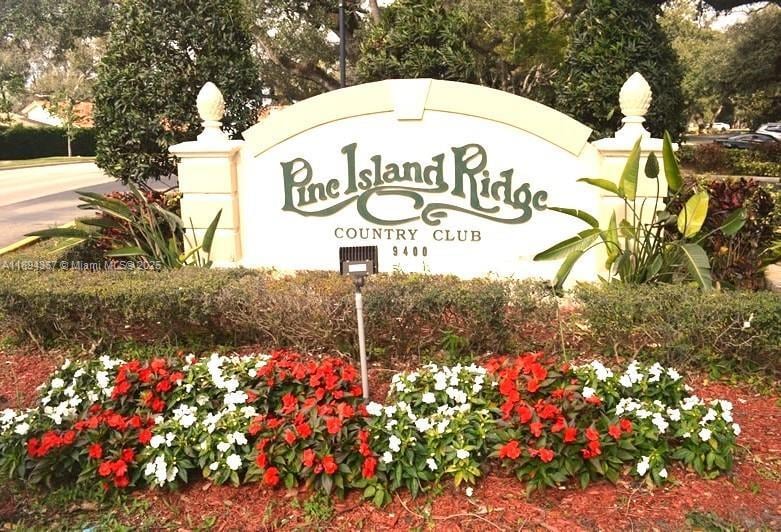 Foto principal - 9441 Live Oak Pl