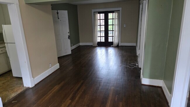 Foto del edificio - 1600 W 37th St