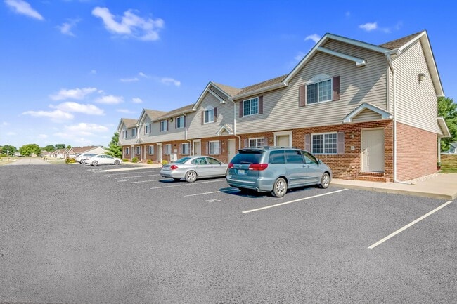 Building Photo - 760 Fountain View Dr