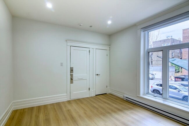 Building Photo - 2045 Lambert-Closse