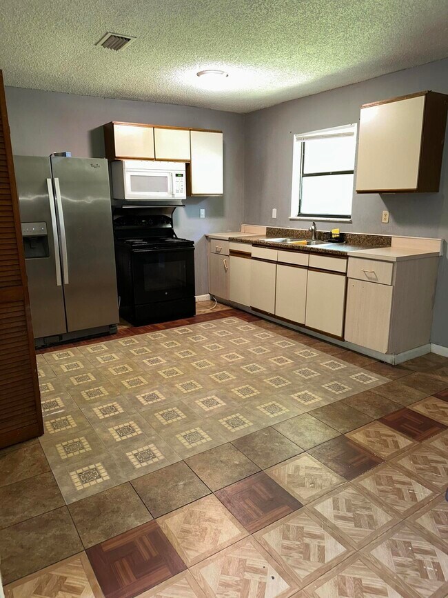 Foto del edificio - 1264 36th Ave SW