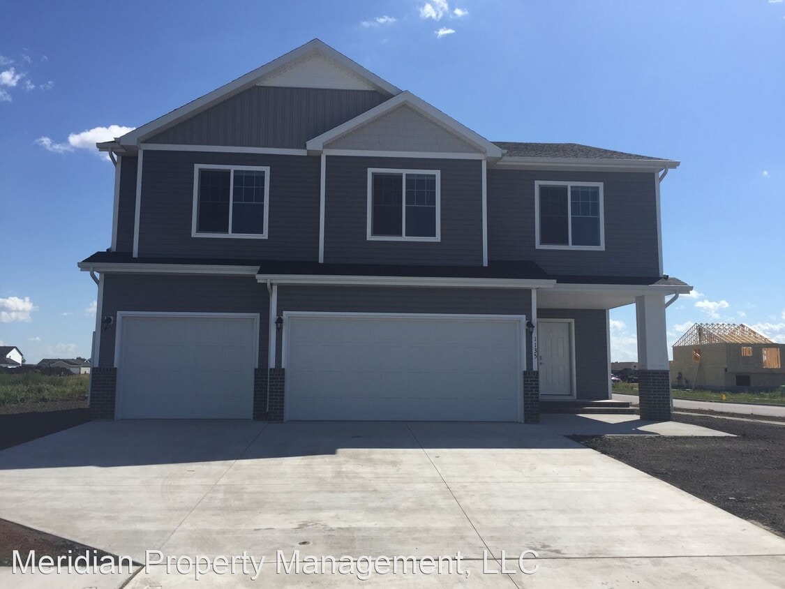 4 br, 3 bath House 1135 Commander Dr House Rental in West Fargo, ND
