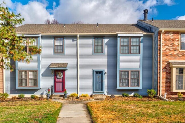 Foto del edificio - 811 Kings Croft Dr