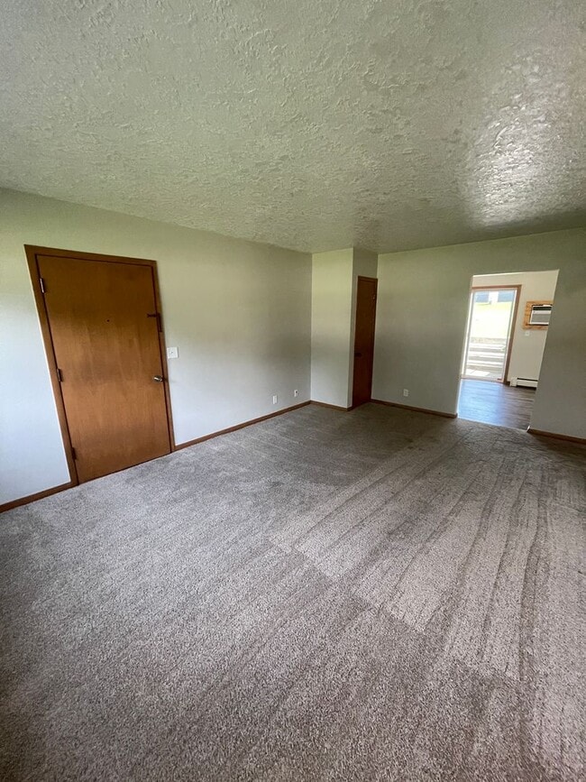 Foto del edificio - 1344 Meadow Ln