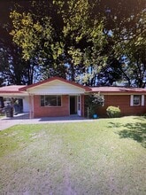 Building Photo - 604 Carpenter Dr