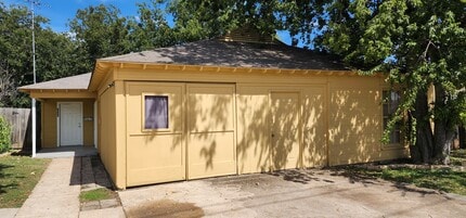 Building Photo - 2005 E Rancier Ave