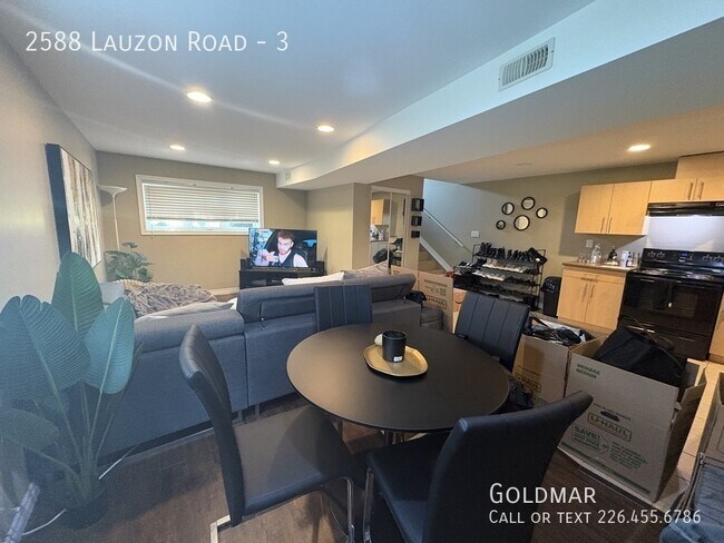 Photo du bâtiment - New Listing
