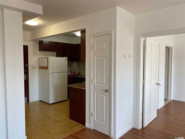 Foto del edificio - 71-33 162nd St