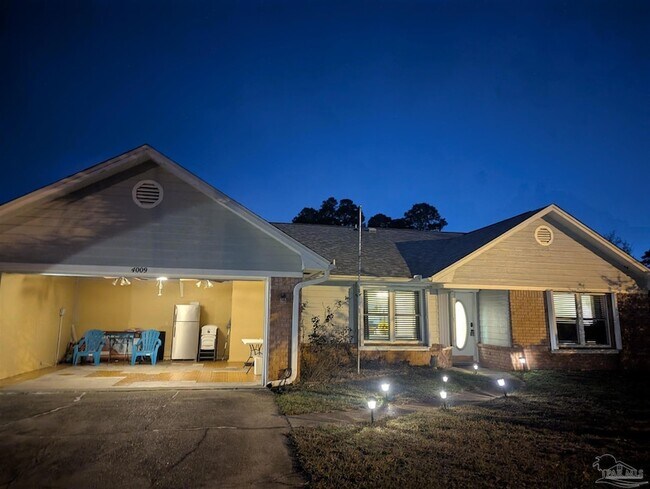 Building Photo - 4009 Shorewood Dr