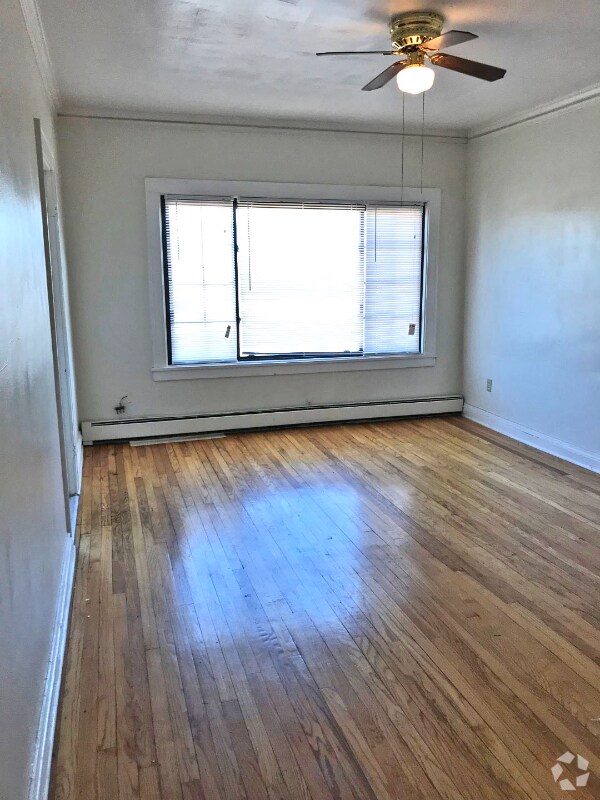 Waterbury Heights Apartments for Rent with Hardwood Floors Lakewood