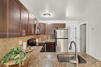Building Photo - 7241 Miami Lakes Dr