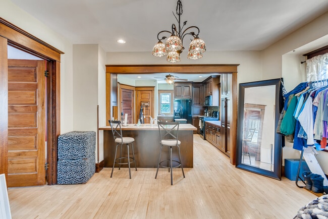7217 A Upper: Dining Room - 7217 Saint James St