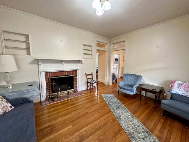 Building Photo - Fully Furnished/All Inclusive Cape Cod