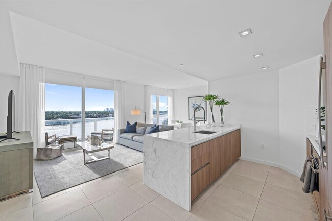 Foto del edificio - 401 N Birch Rd