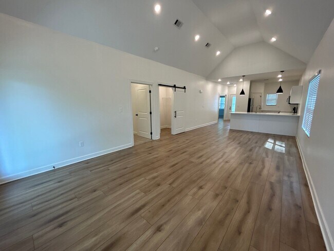Foto del edificio - 244 Linden St