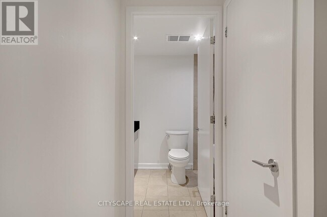 Building Photo - 36 Blue Jays Way