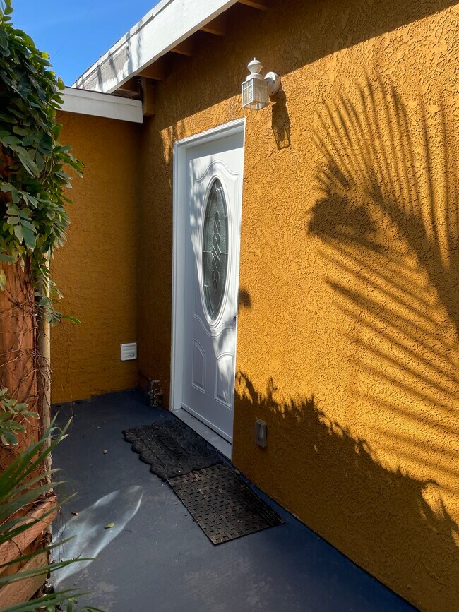 Main Door - 3625 Schaefer St
