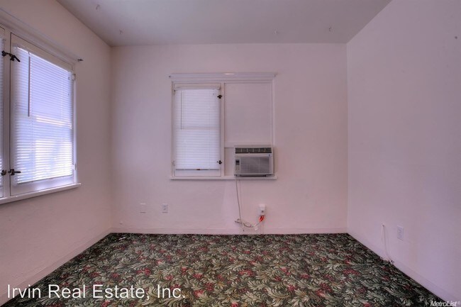 Building Photo - 211 Bodem St