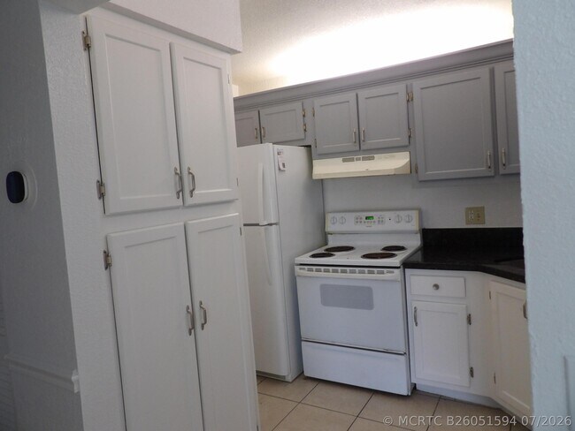 Foto del edificio - 728 Sunny Pine Way