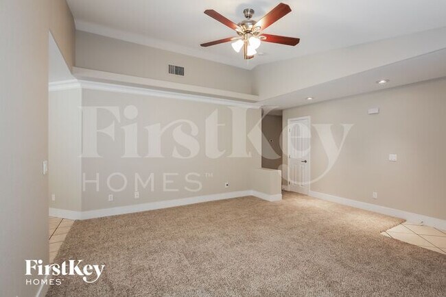 Building Photo - 7320 Backstretch Dr