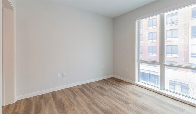 Foto del edificio - 50 Rogers St