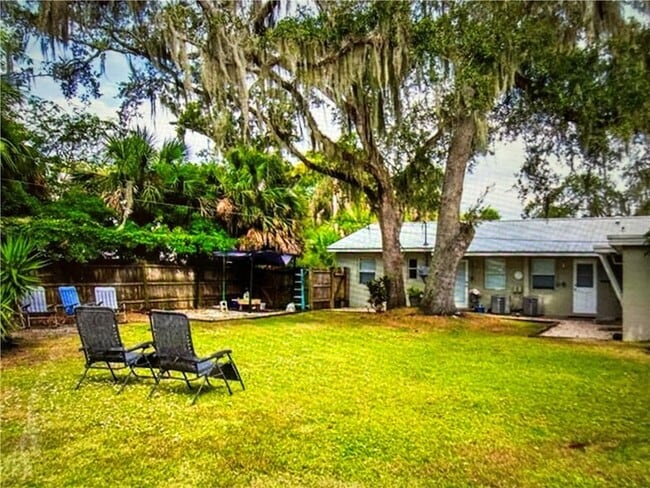 Building Photo - 2157 10th Ave