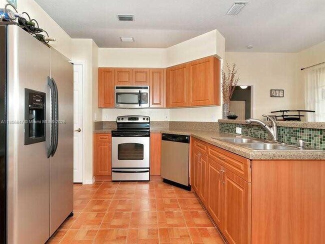 Foto del edificio - 16026 Opal Creek Dr