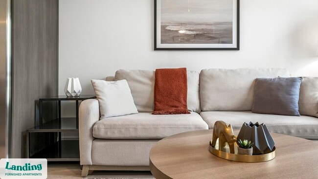 Building Photo - 707 S Farmer Ave