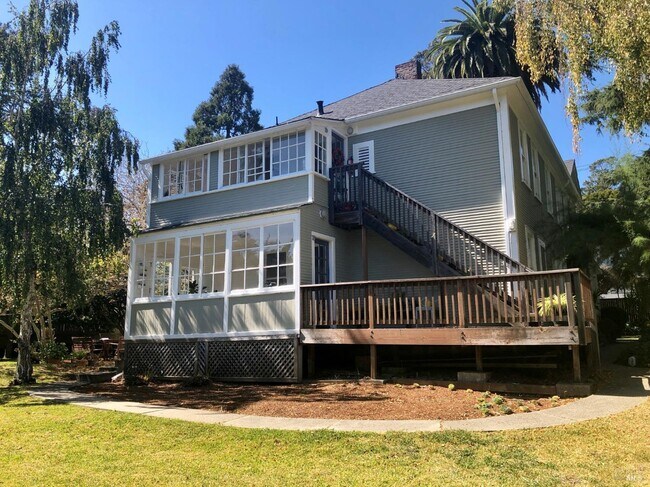 Building Photo - 530 Ethel Ave