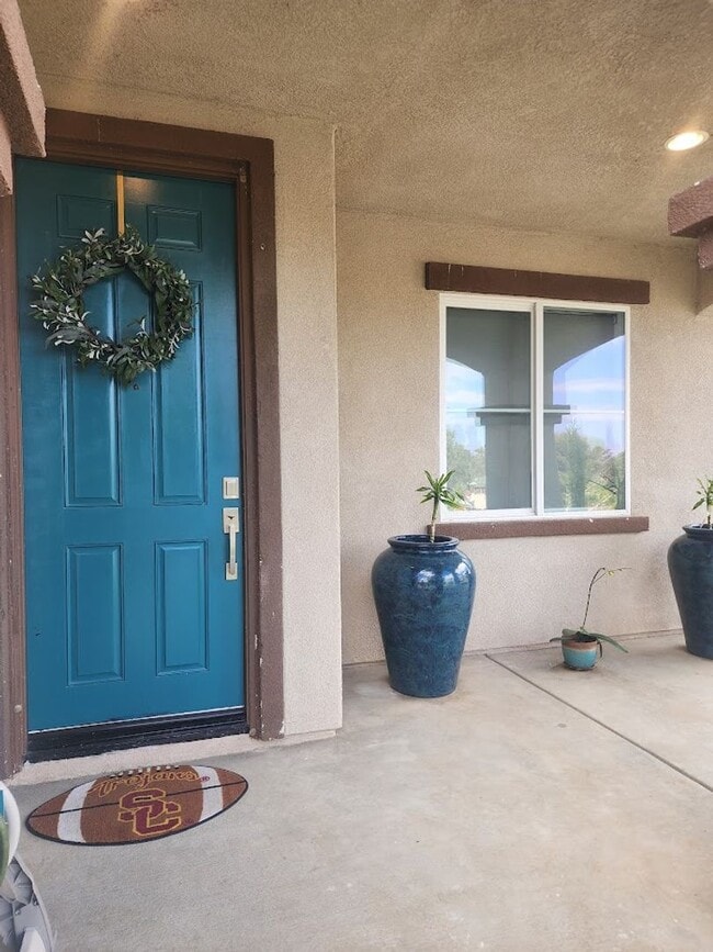 Building Photo - Gorgeous 4 Bedroom Home in Temecula with R...