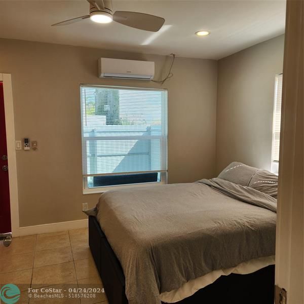 Building Photo - 415 E Oakland Park Blvd