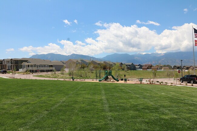 Foto del edificio - 3bdrm 3bath home with 2 car garage