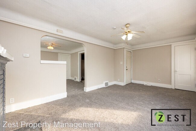 Building Photo - 2 br, 1 bath Apartment - 9250 Mendota Stre...