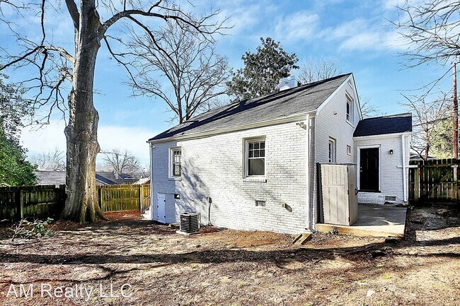 2 br, 1 bath House - 1608 Sumter Avenue photo'