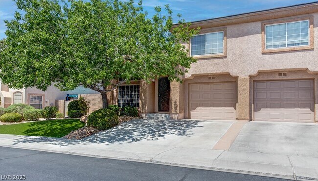 Building Photo - 1636 Coyote Run Dr