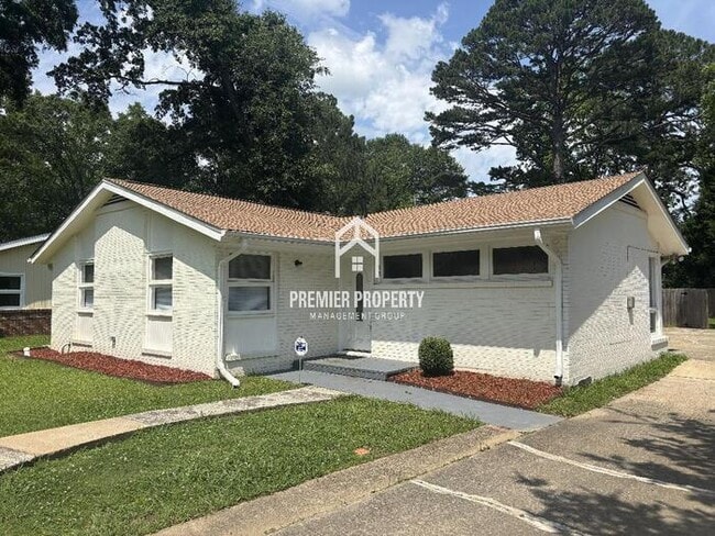 Building Photo - 133 Elder St