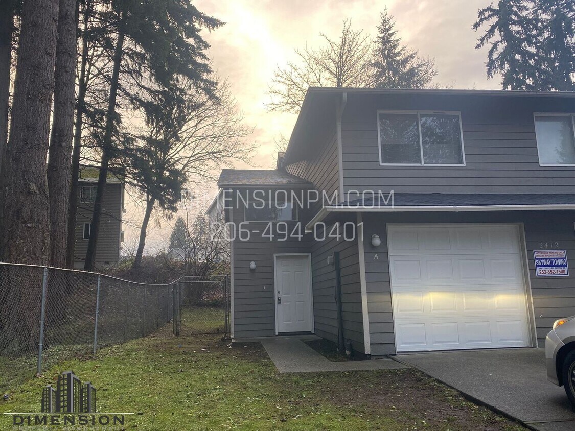 Primary Photo - Charming 3 bed 2.5 Bath Duplex in Auburn