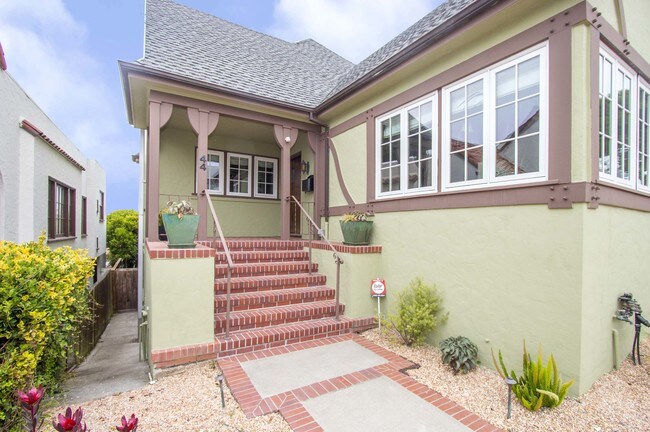 Building Photo - 44 Aptos Ave