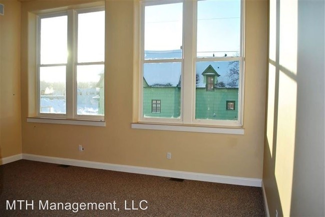 Building Photo - 2 br, 1 bath Apartment - 218 W Cayuga Street