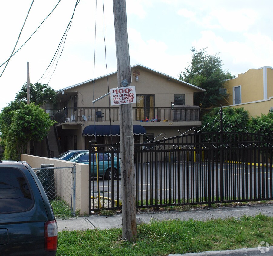 Building Photo - 721 NW 13th Ave