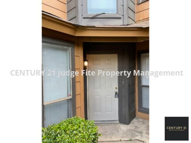 Foto del edificio - Cute 2-Story 3/3 Townhome in Irving For Rent!