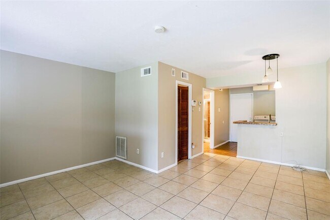Foto del edificio - 7600 Burgoyne Dr.
