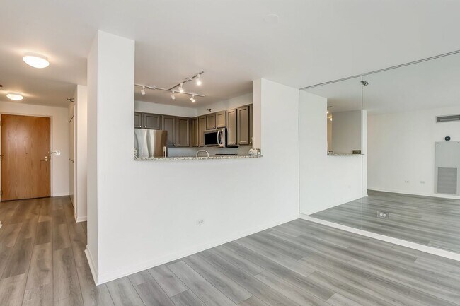 Foto del edificio - 345 N La Salle Dr