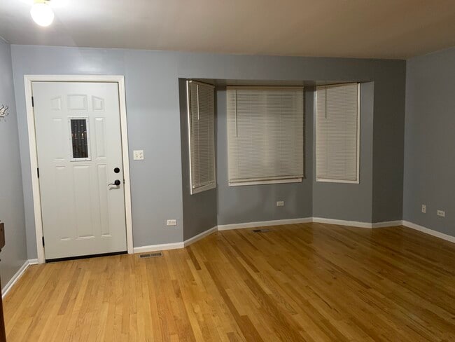Building Photo - 1105 Huntington Dr