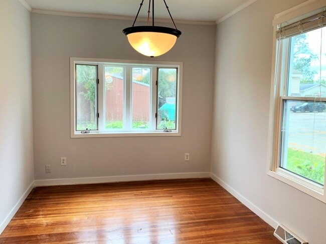 Foto del edificio - 3BR 1.5BA Twin Lakes Home